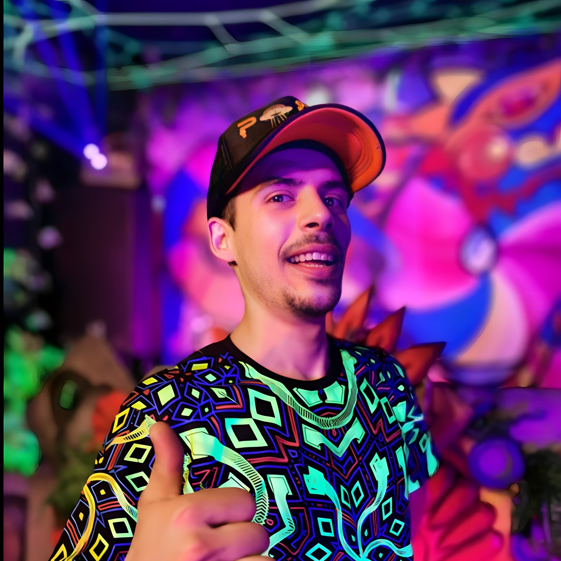 Bas Tajpan Music and DJ Edits on Beatsource, image size:1920x1920