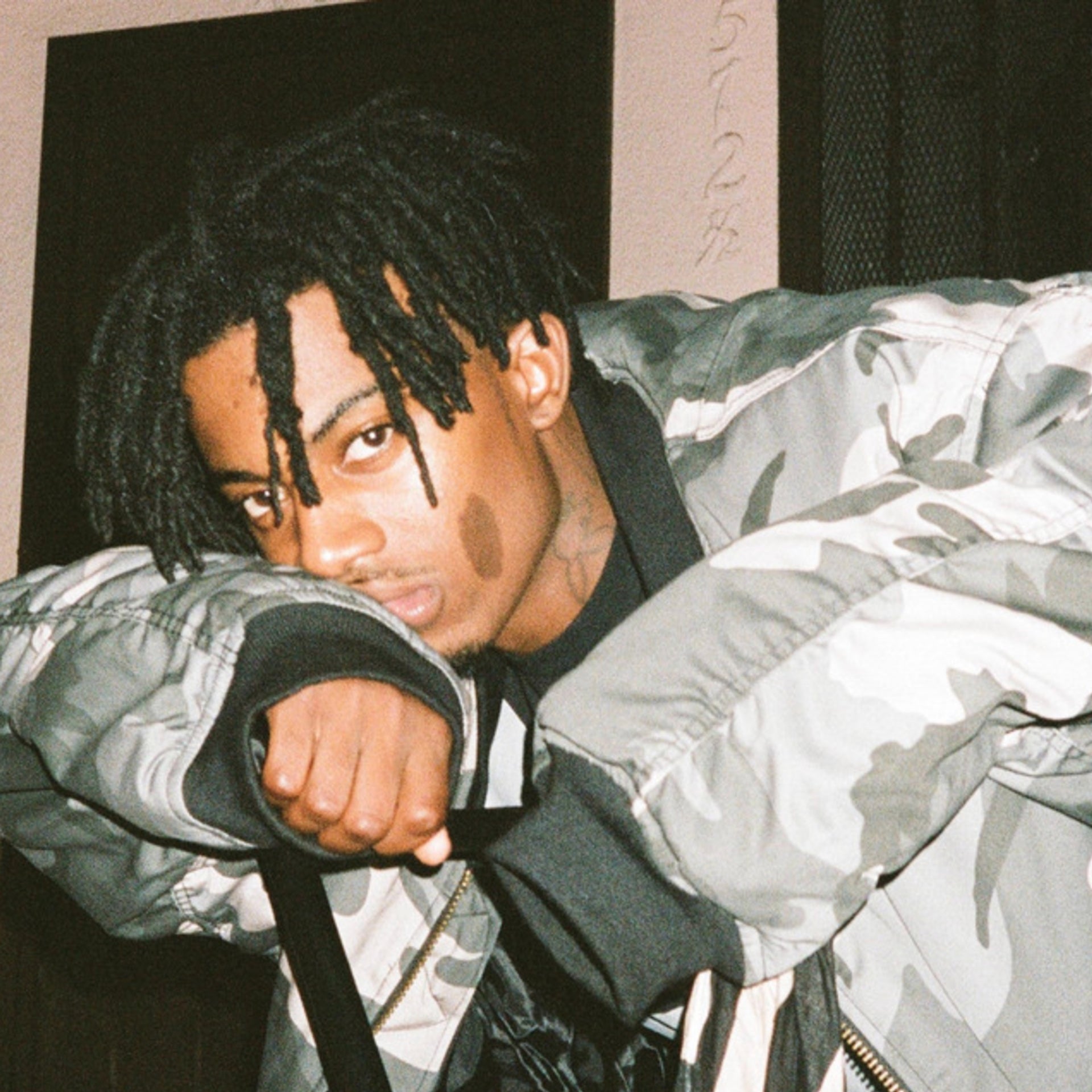 Vaquera グラフィック ポロシャツ Playboi Carti 着用 SPOTTED: Playboi Carti posts up wearing Louis Vuitton, Acne