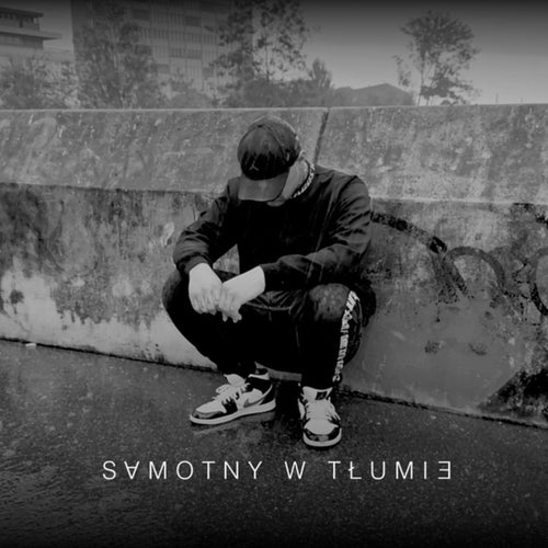 SAMOTNY W TŁUMIE