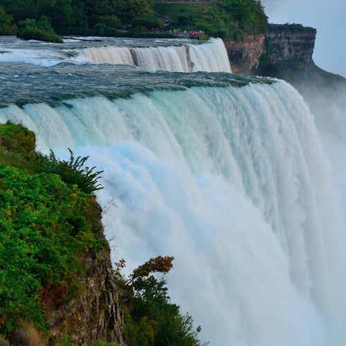 Relaxing Music with Water Sounds peaceful and self-sufficient