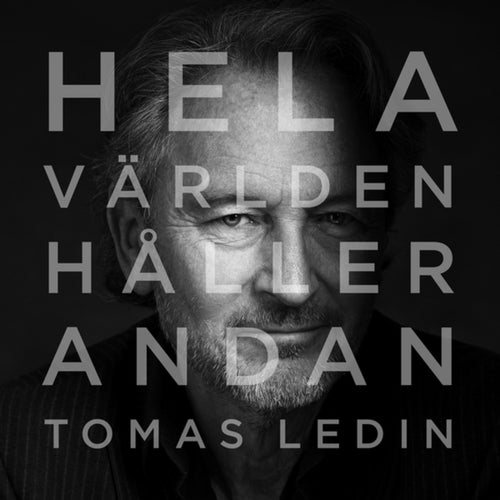 Hela världen håller andan