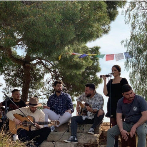 Entre las Flores (En Acústico)