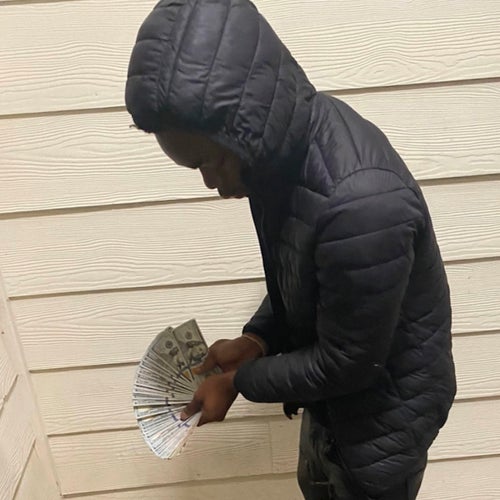 Putting Shii Dine (feat. Channel4Mark & DEE GLOKK)