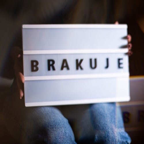 Brakuje