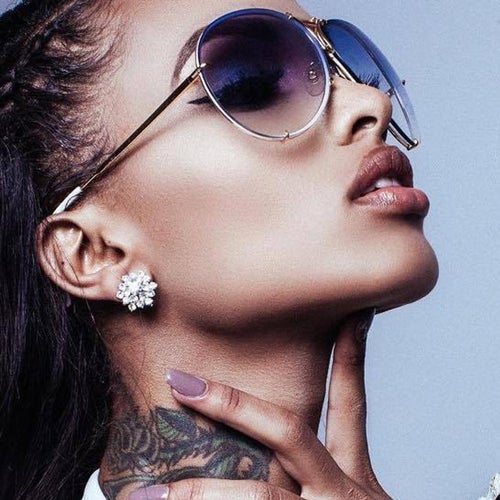 Lola Monroe Profile