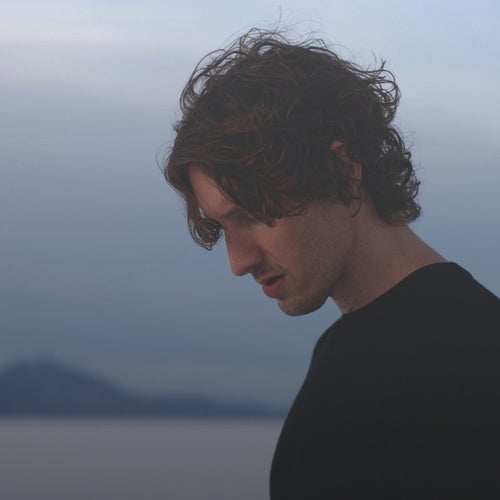 Dean Lewis Profile