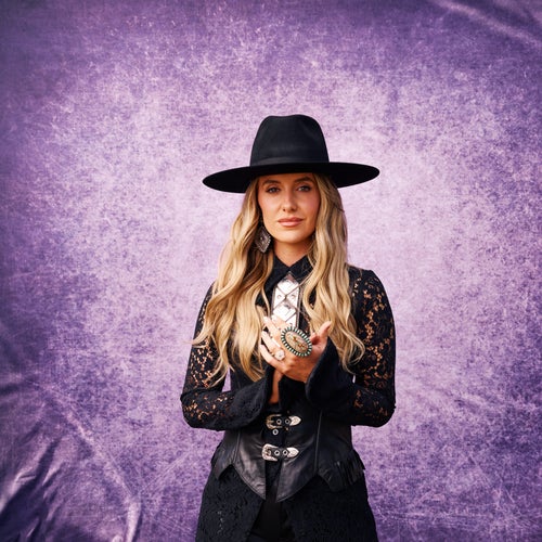 Lainey Wilson Profile
