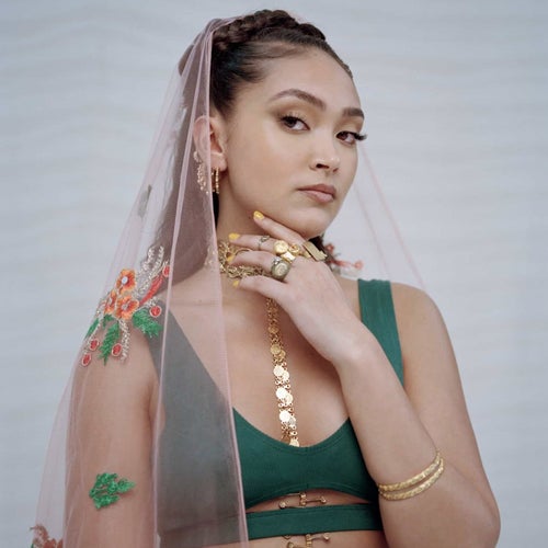 Joy Crookes Profile