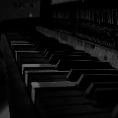 Charmant de noir