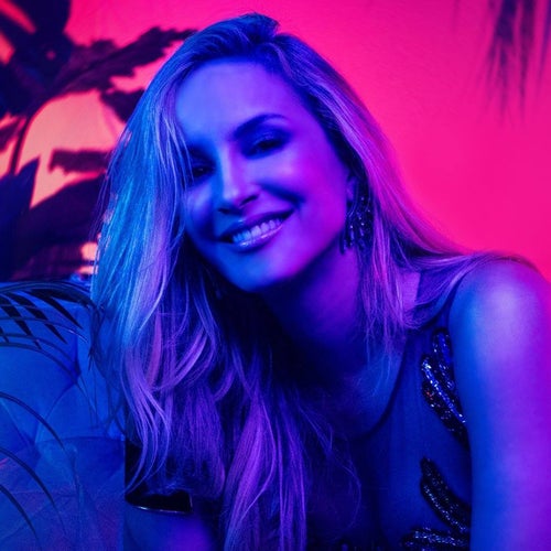 Claudia Leitte Profile
