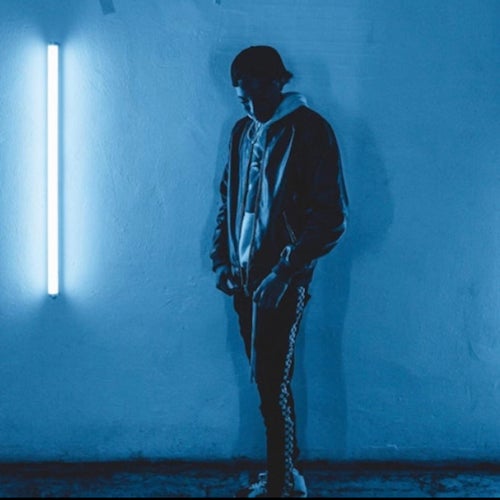 Foreign (feat. Scrolla)