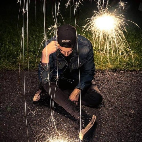 Hoodlit Profile