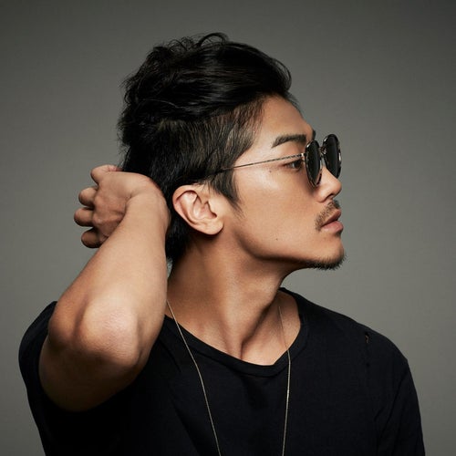 JIN AKANISHI Profile