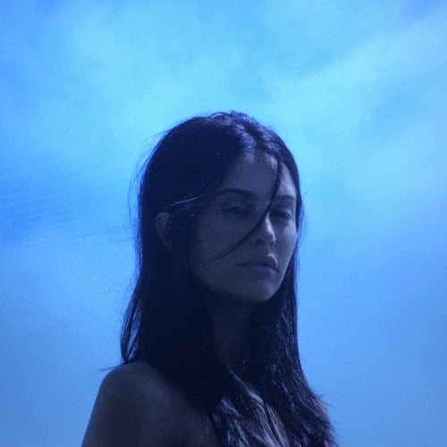 Moxie Raia Profile