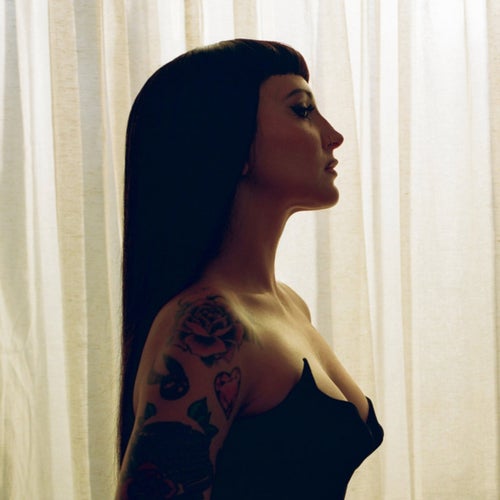 Julia Michaels Profile