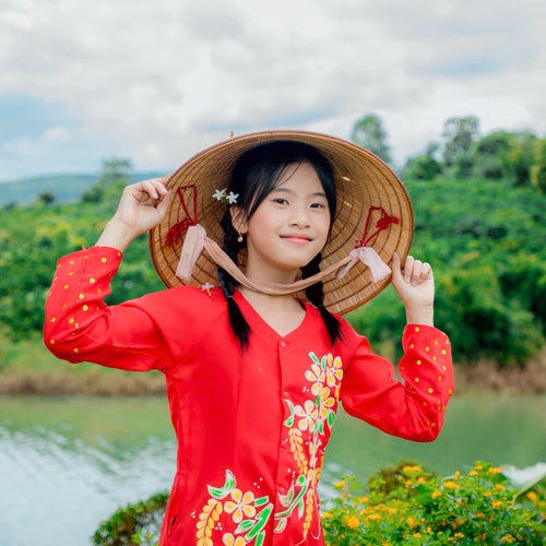 Ngọc Ánh - Mèo Con Rửa Mặt