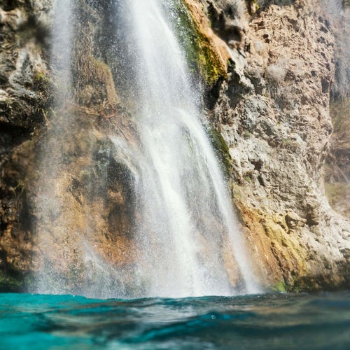 Relaxing Music with Water Sounds peaceful and self-sufficient Heal