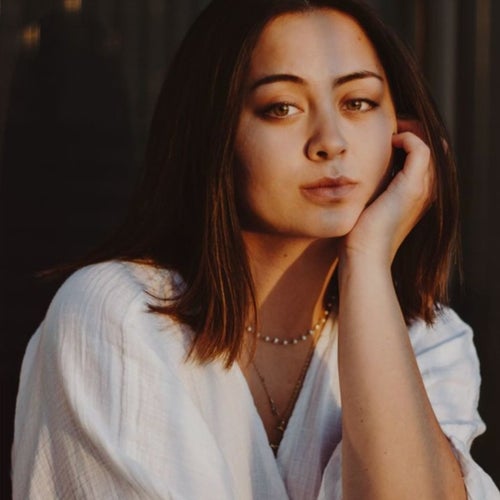 Jasmine Thompson Profile