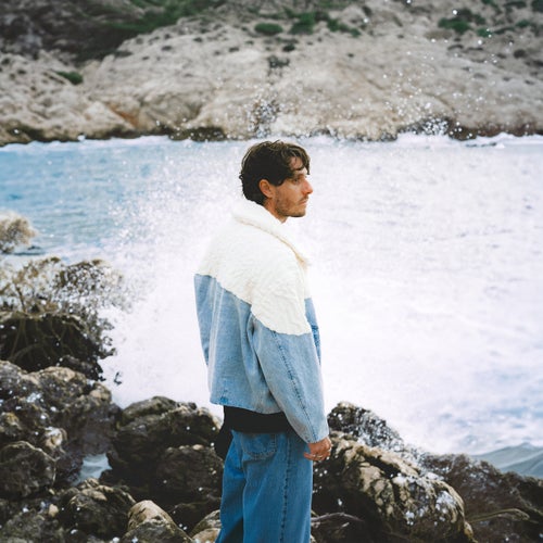 Au-dessus des vagues