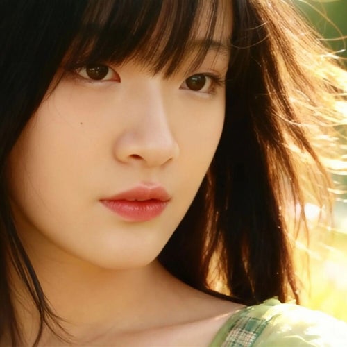 Khi Chiếc Lá Được Ôm