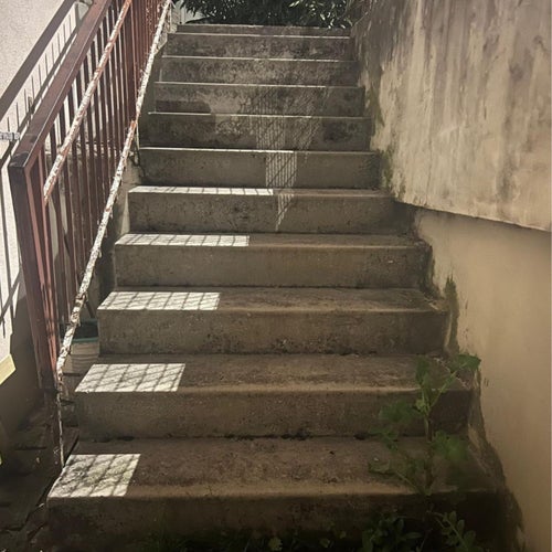 LA SCALA FUORI DALLO STUDIO