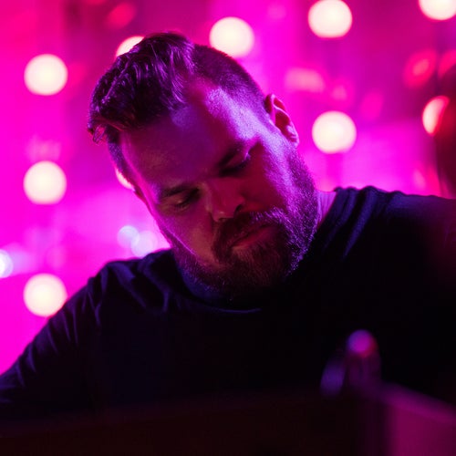 Com Truise Profile